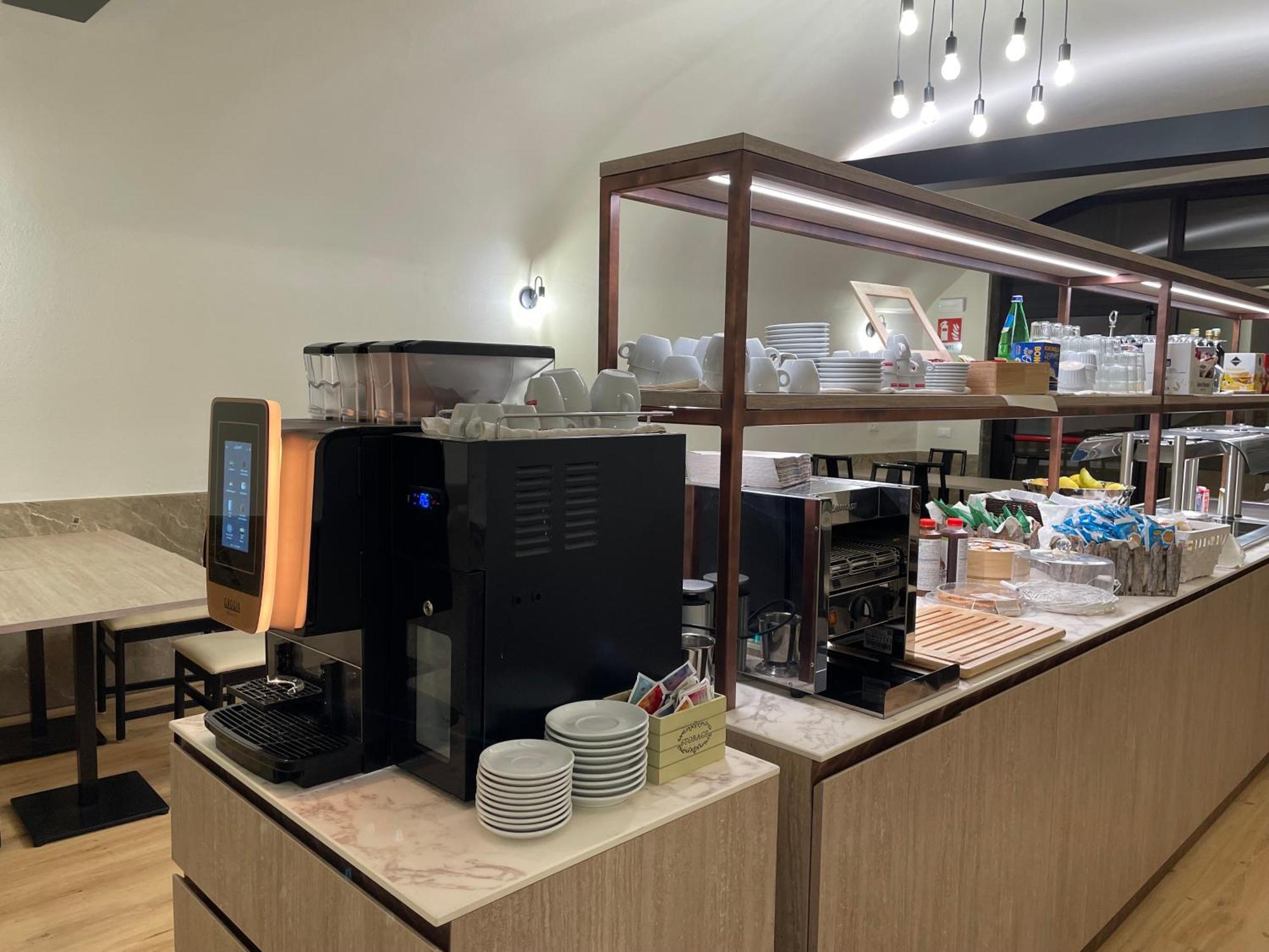 סאלו Hotel Central Giacomini מראה חיצוני תמונה
