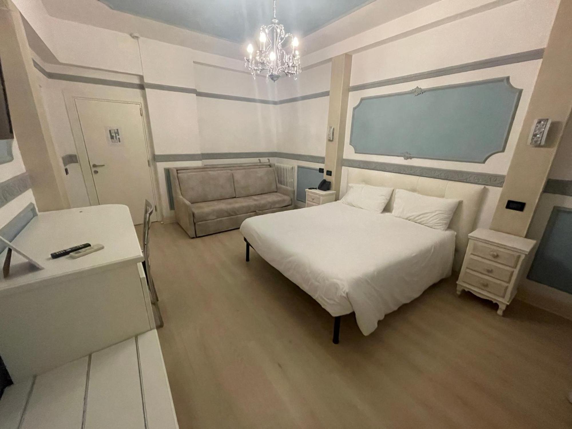 סאלו Hotel Central Giacomini מראה חיצוני תמונה