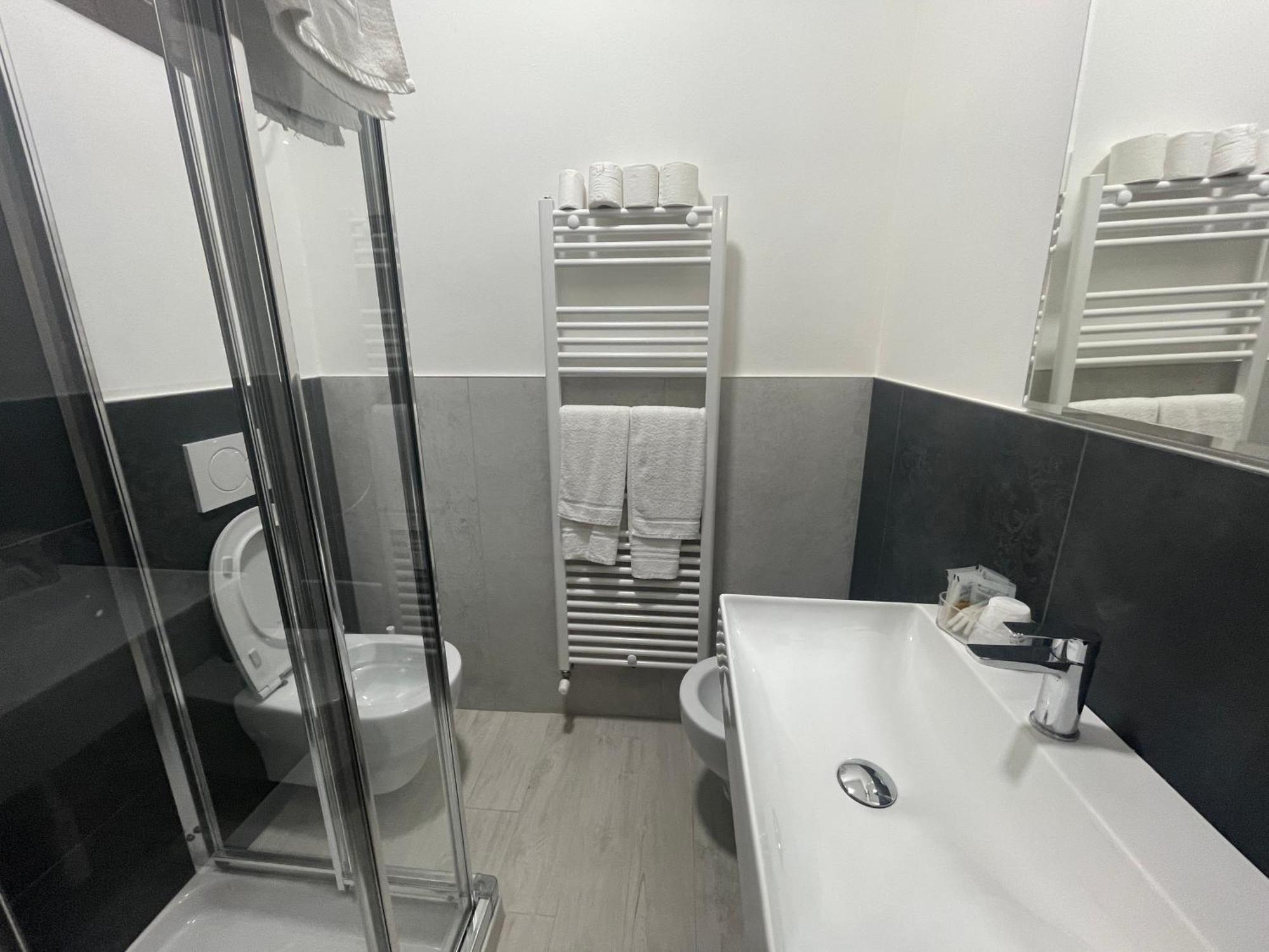 סאלו Hotel Central Giacomini מראה חיצוני תמונה