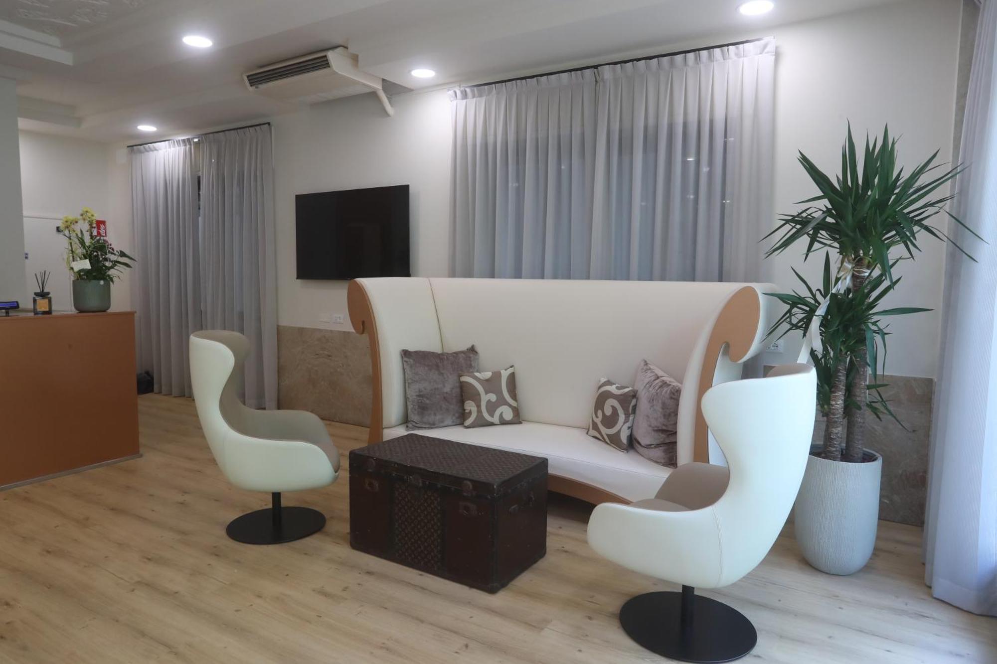 סאלו Hotel Central Giacomini מראה חיצוני תמונה